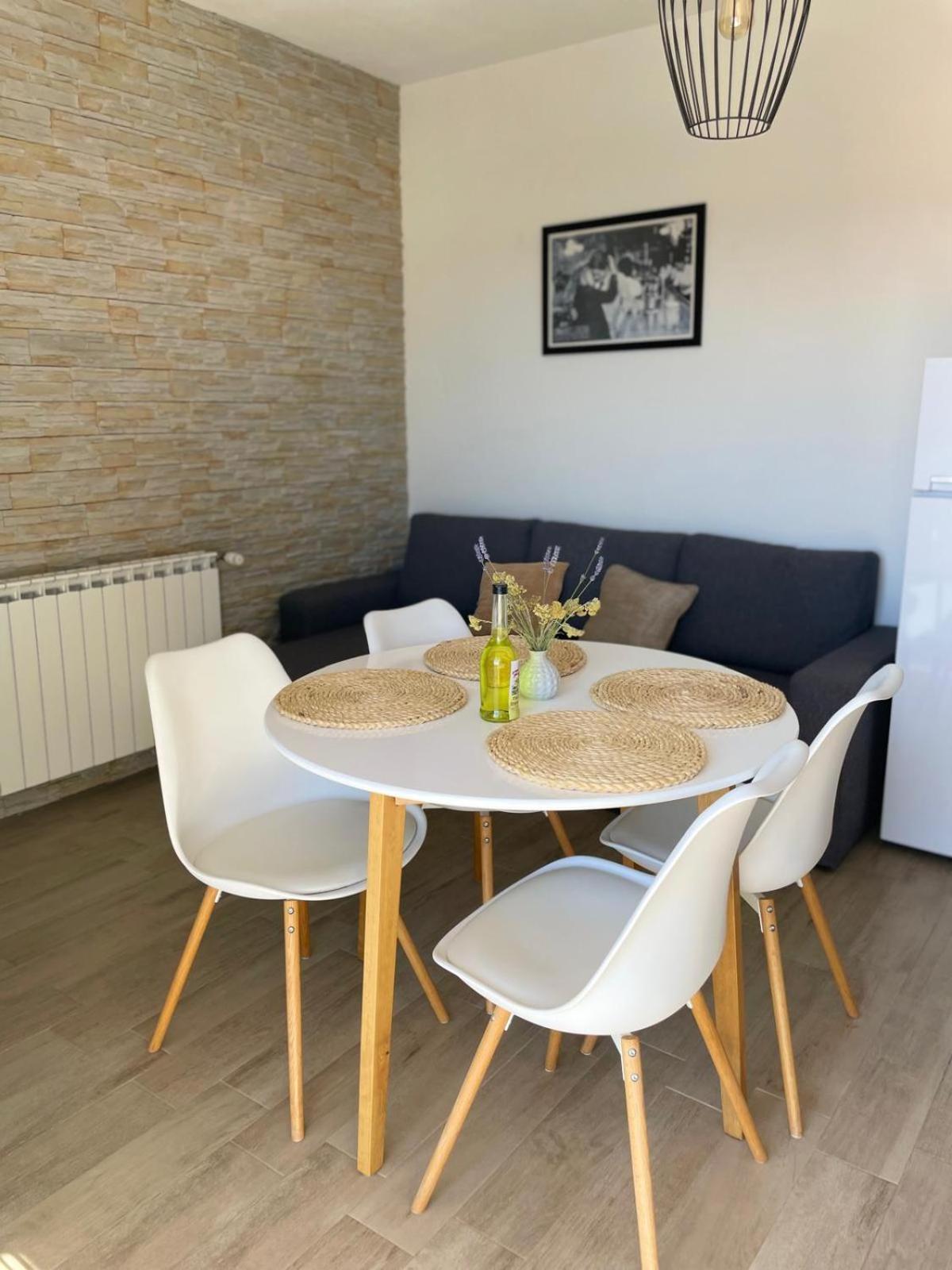 Apartments Nada Бетина Екстериор снимка