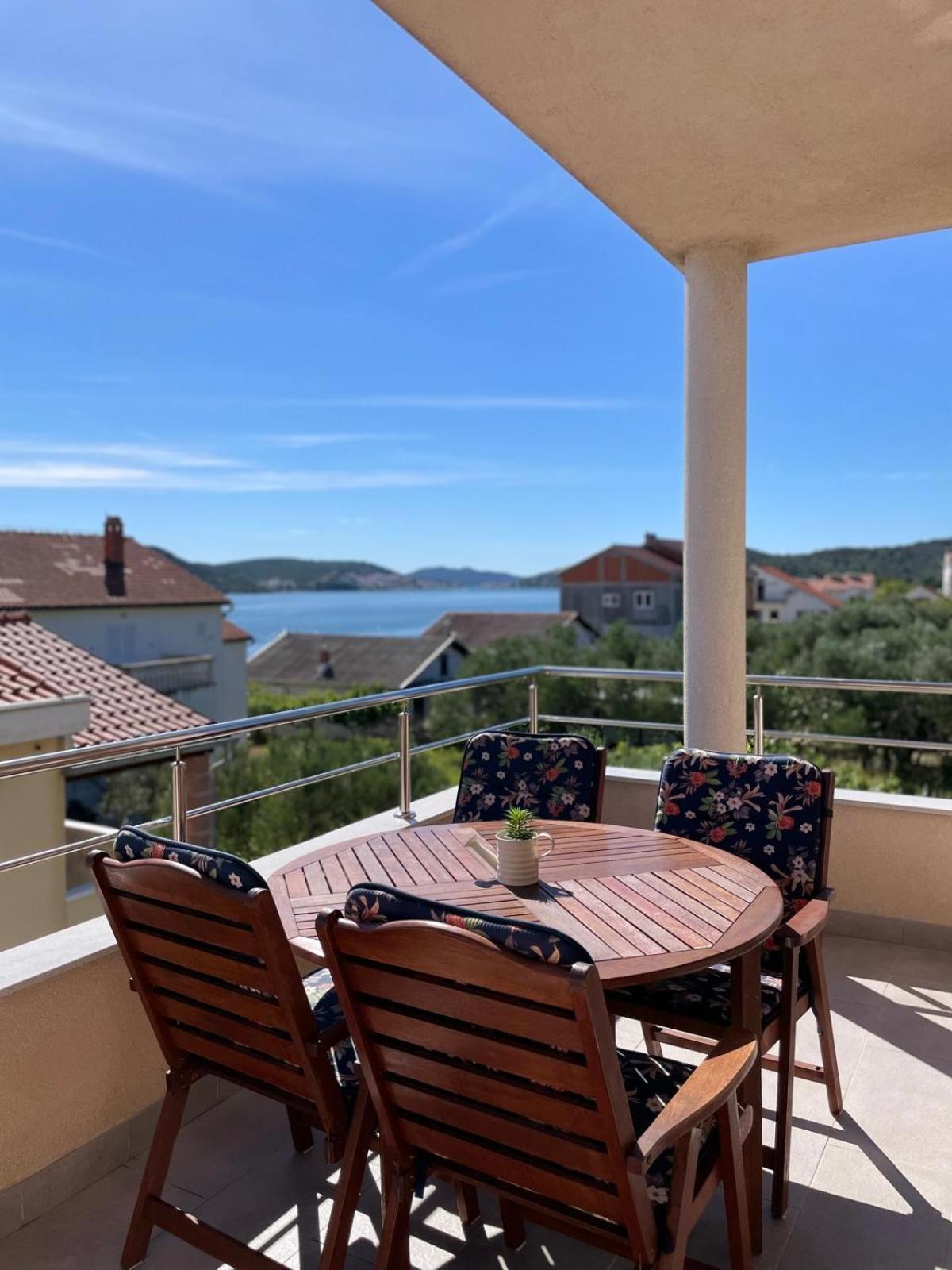 Apartments Nada Бетина Екстериор снимка