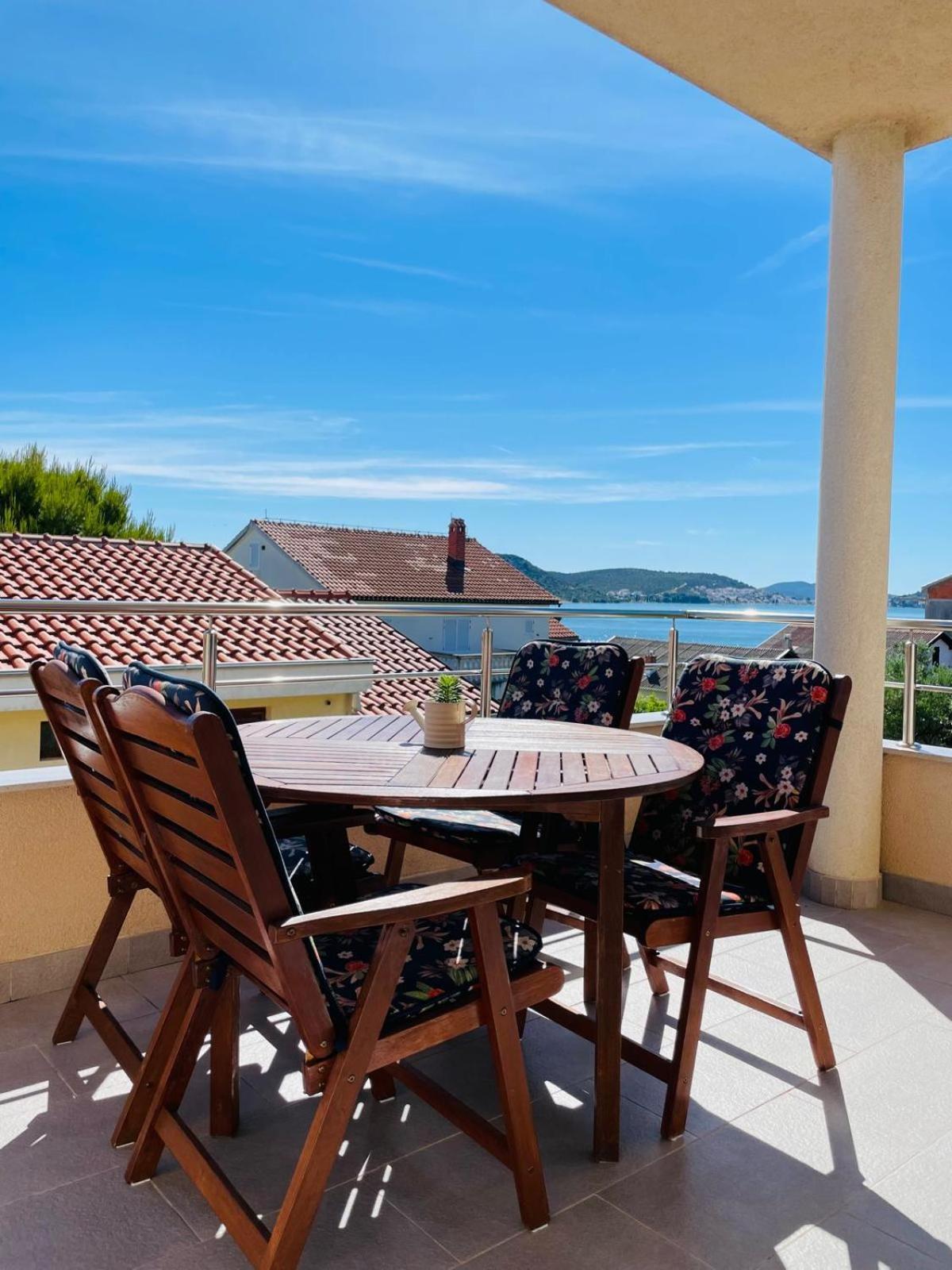 Apartments Nada Бетина Екстериор снимка